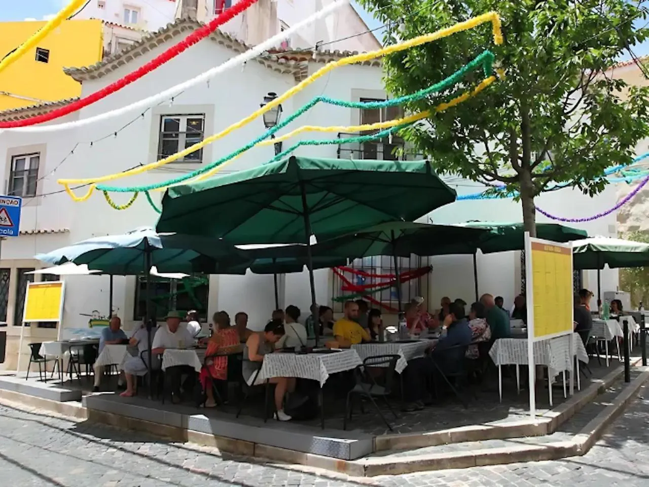 Stunning River View Studio In Historic Alfama Lisboa