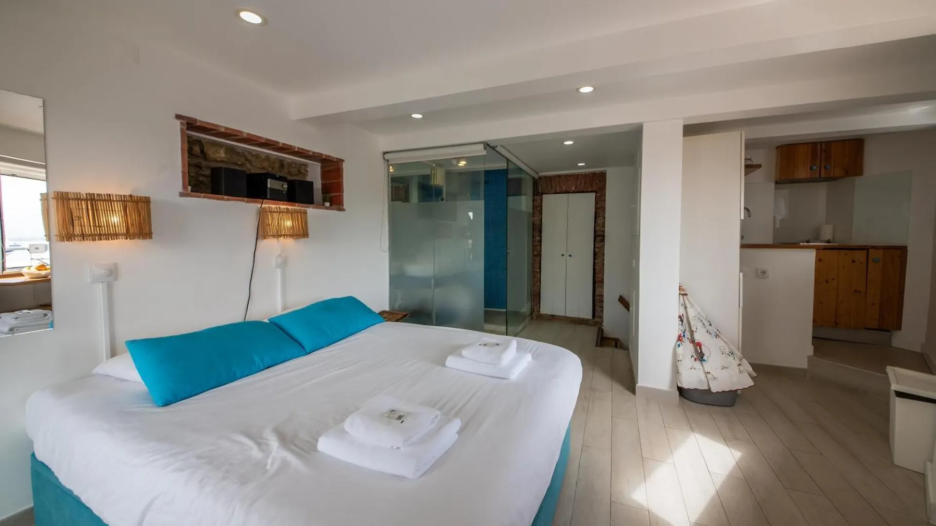 شقة Stunning River View Studio In Historic Alfama Lisboa