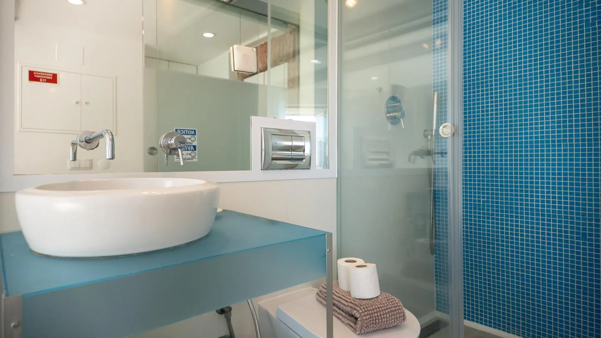 Stunning River View Studio In Historic Alfama Lisboa 0*,  البرتغال