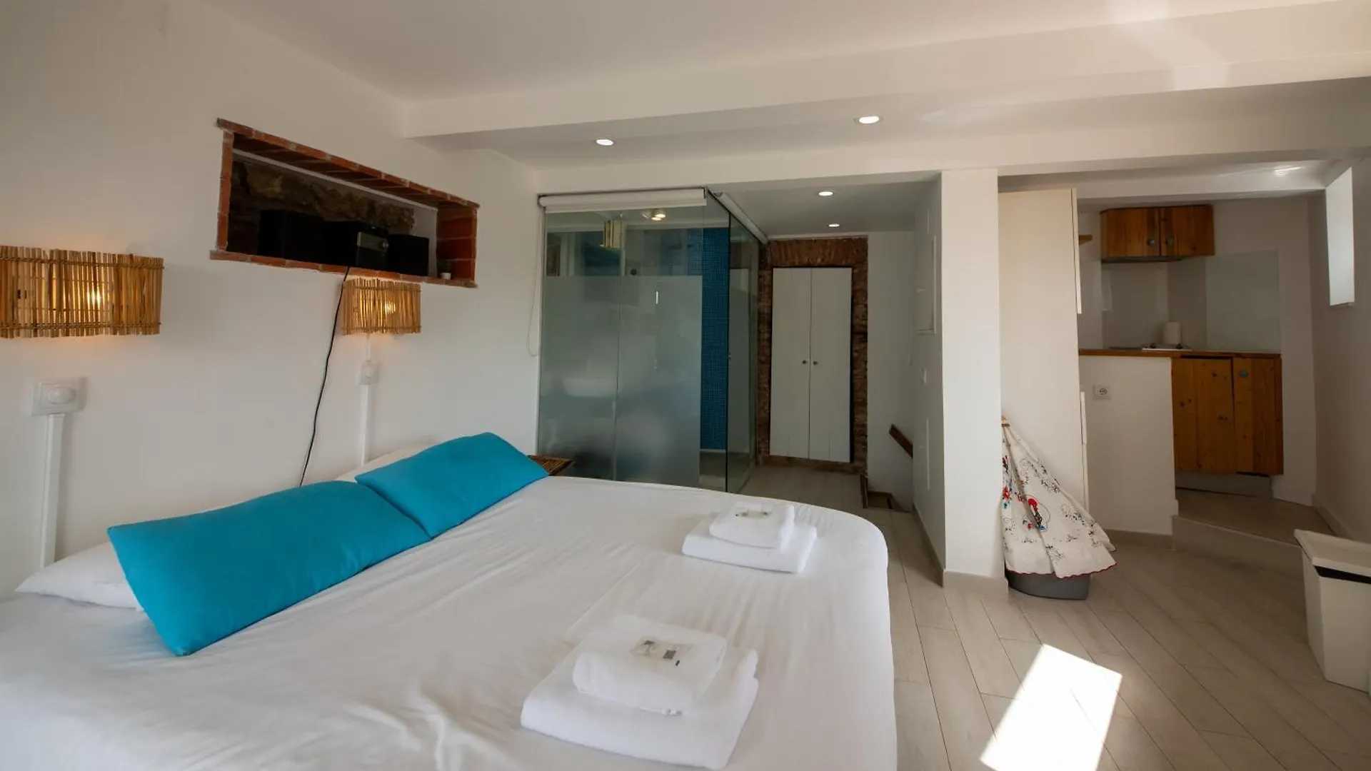 Stunning River View Studio In Historic Alfama Lisboa 0*,  البرتغال