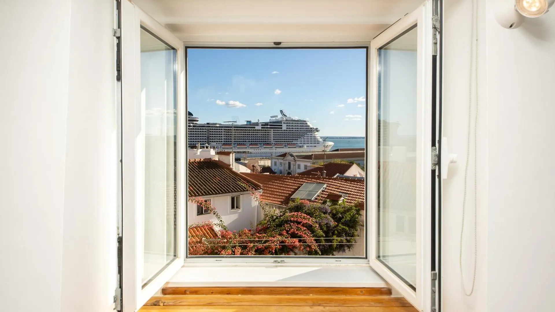 شقة Stunning River View Studio In Historic Alfama Lisboa